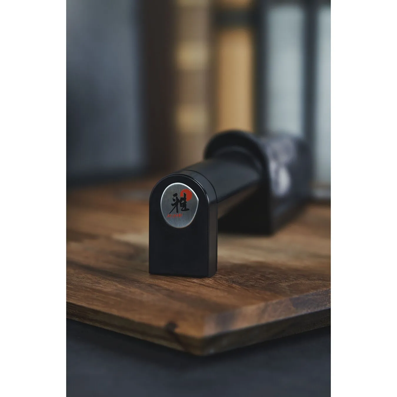 MIYABI Messerschärfer, Keramikrollen Schwarz 5 MIYABI Messerschärfer, Keramikrollen Schwarz – Bild 3