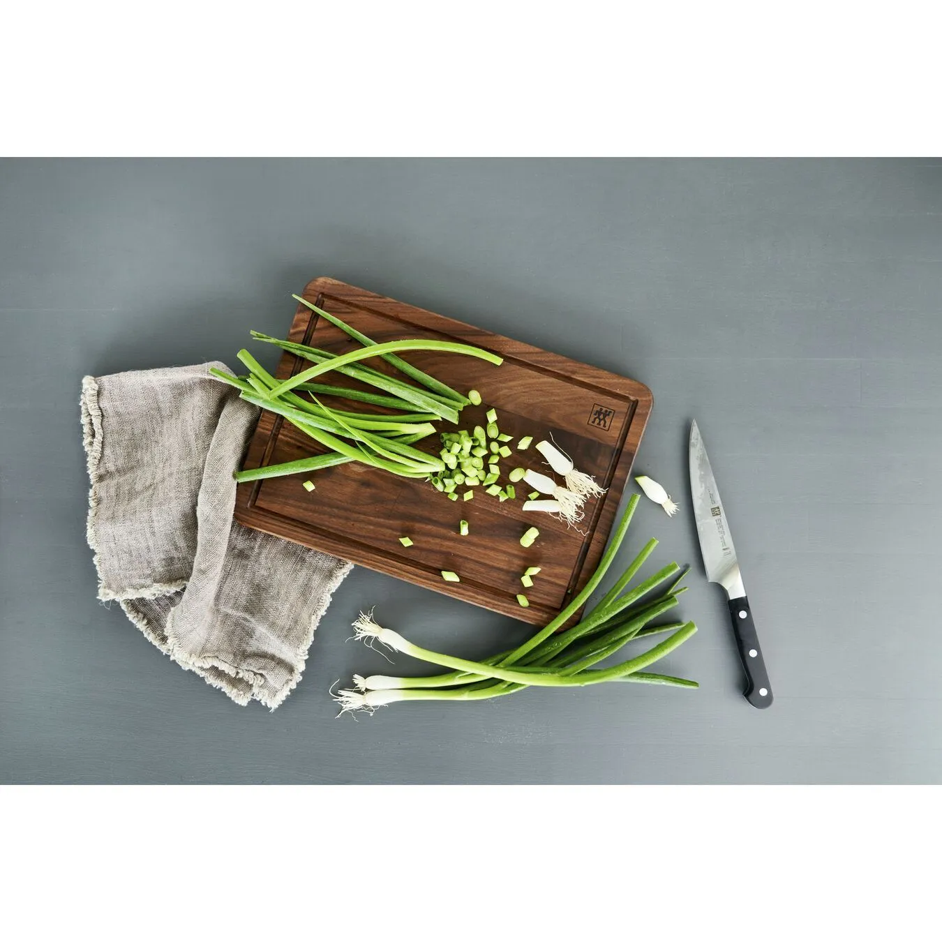 Zwilling Schneidbrett 35 Cm X 25 Cm, Walnuss 4 Zwilling Schneidbrett 35 Cm X 25 Cm, Walnuss – Bild 2